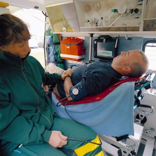 Handicare_SystemRoMedic_MiniStretcher_environment_2 Minimaca MiniStretcher