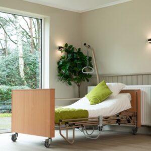 Cama CLUB guardas madeira (conf.básica)