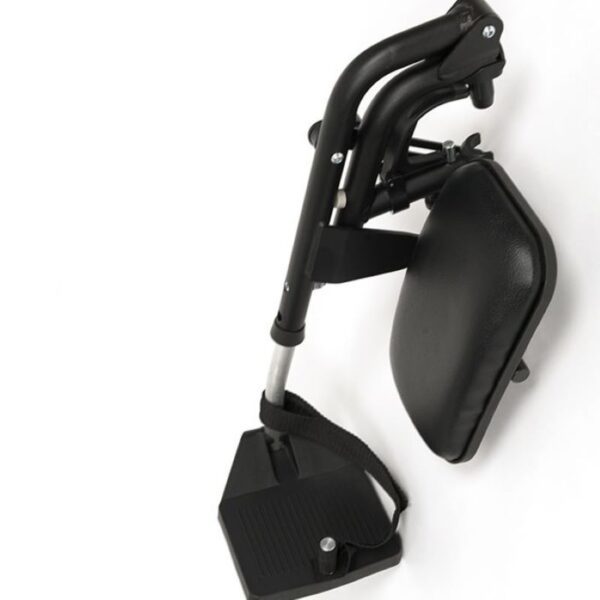 B08D Apoio de pés ajustável esquerdo